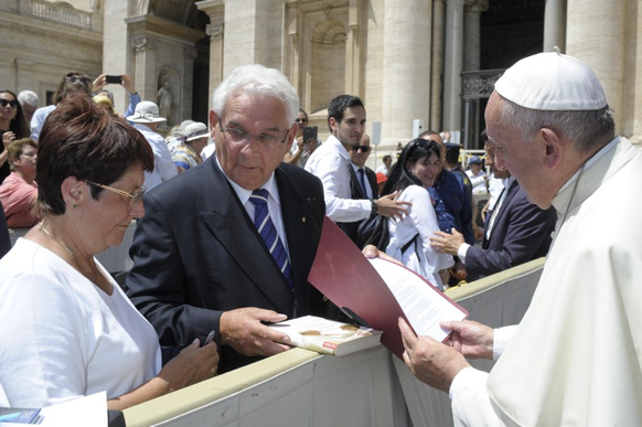 The Lions Governor Kuropka, with his wife next to him. Photo: Vatican