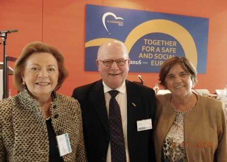 Erstmals beim Kongress: Lenny Geluk Poortvliet, Jos van Riet und Monique Vogelaar (v.l.n.r.) von den CDA-Senioren aus den  Niederlanden